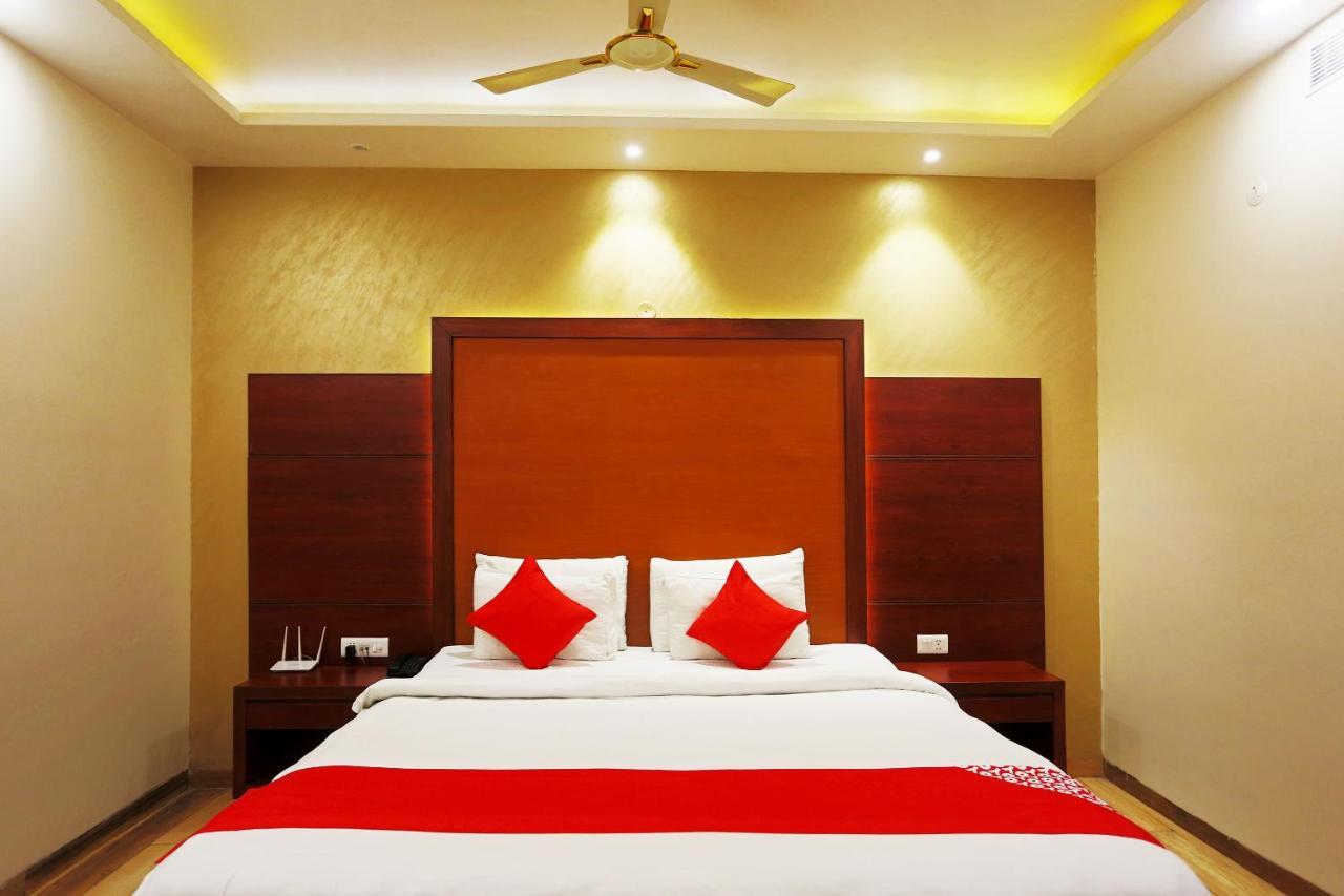 Capital O Green Palms Near Jhilmil Metro Station Hotel Nova Deli Exterior foto