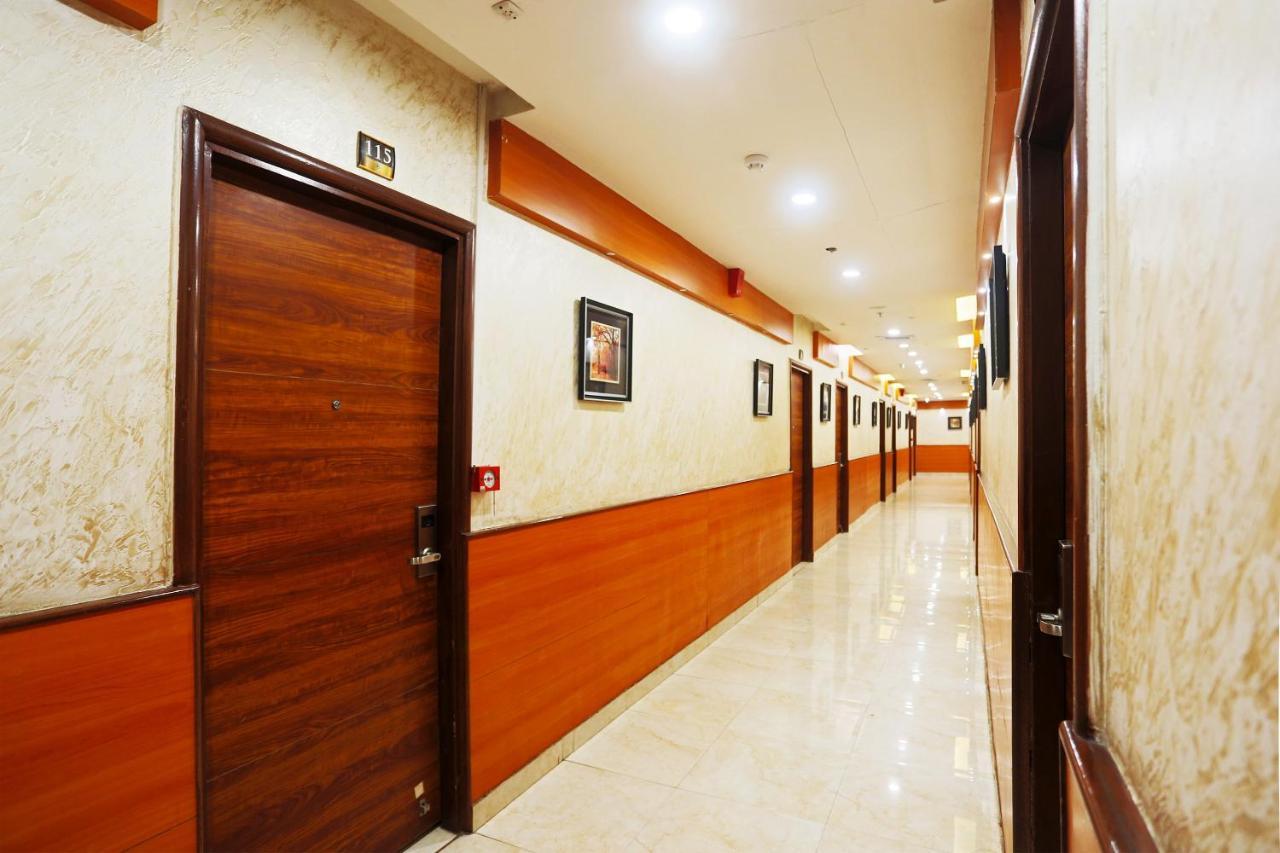 Capital O Green Palms Near Jhilmil Metro Station Hotel Nova Deli Exterior foto