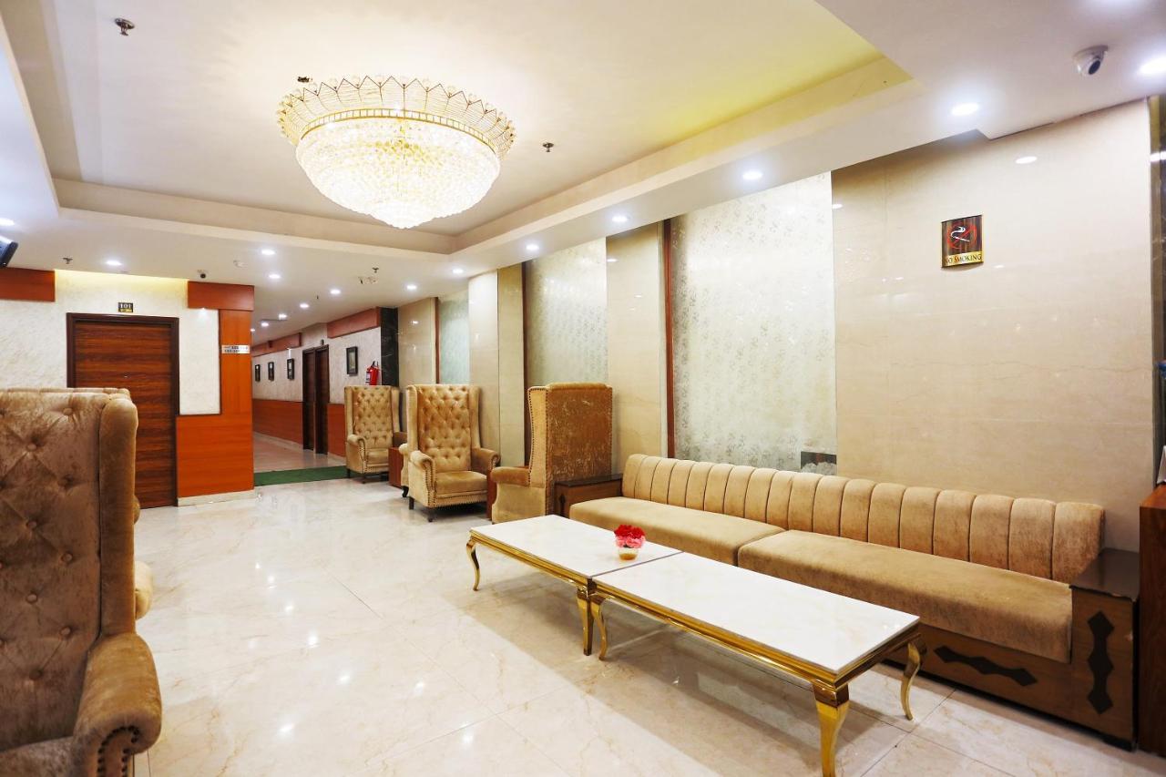 Capital O Green Palms Near Jhilmil Metro Station Hotel Nova Deli Exterior foto