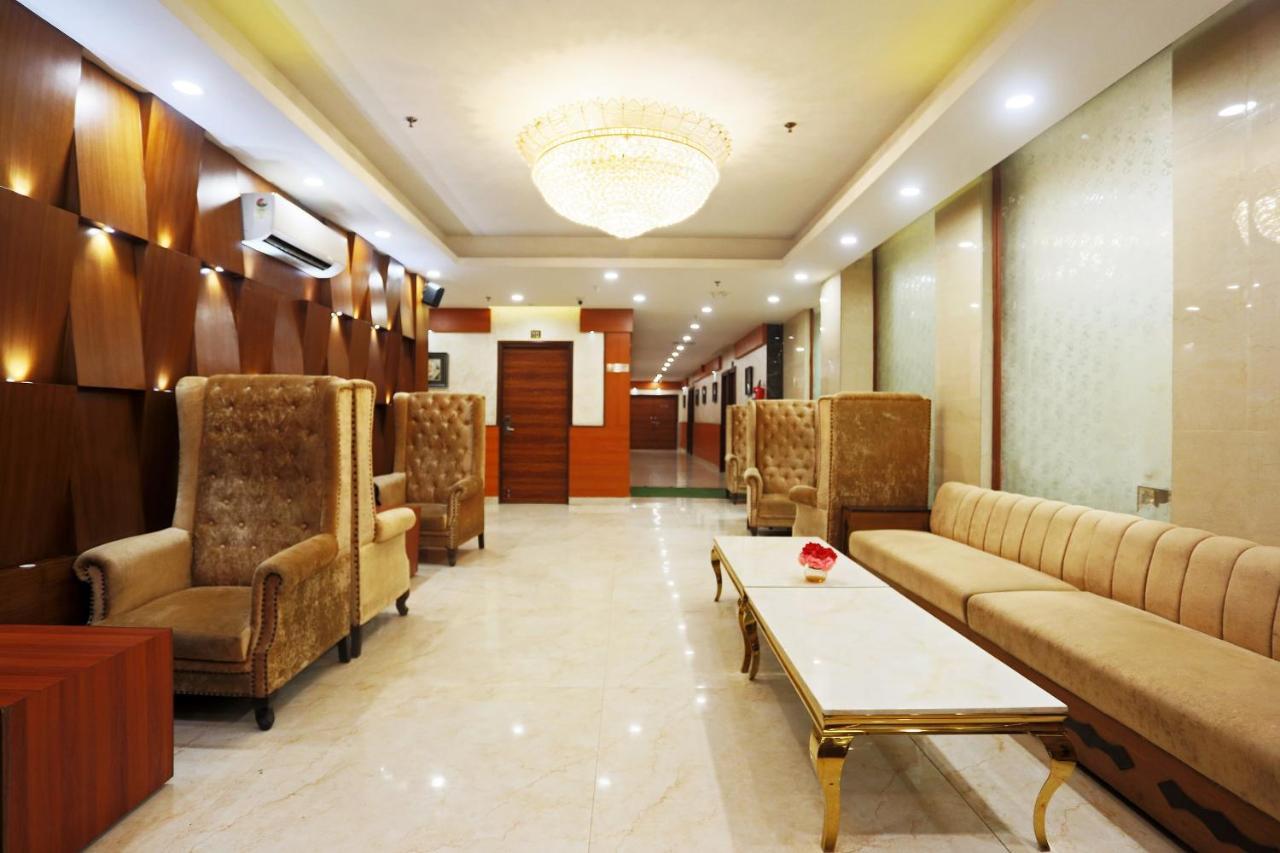 Capital O Green Palms Near Jhilmil Metro Station Hotel Nova Deli Exterior foto
